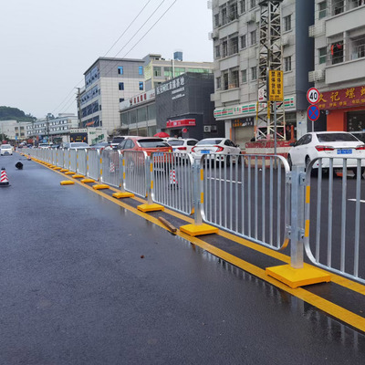 深圳灰色道路栏杆安装1米高人行道护栏市政交通防护栏定制